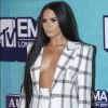 Sem colares, Demi Lovato usou joias Messika no MTV EMAs (Europe Music Awards) 2017, realizado em Londres, na Inglaterra, neste domingo, 12 de novembro