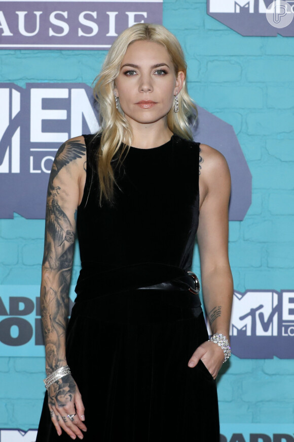 O look de Skylar Grey no MTV EMAs 2017 tinha textura aveludada