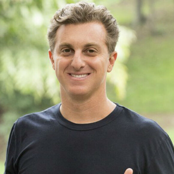 Luciano Huck tem até dezembro para decidir se vai ou não se candidatar à Presidência em 2018. Caso confirme sua intenção política, vai deixar a Globo, diz a coluna 'Radar', da revista 'Veja'