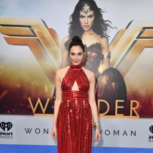 Segundo fonte do site americanio 'Page Six', Gal Gadot afirmou que só participa do próximo filme da franquia 'Mulher-Maravilha' caso Brett Ratner deixa a direção do longa