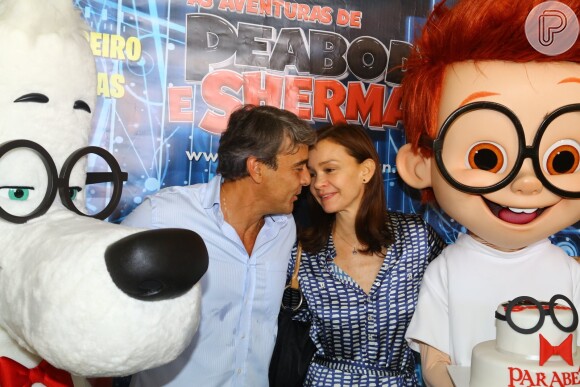 Em Fevereiro, Alexandre Borges comemorou seus 48 anos, ao lado da mulher, Julia Lemmertz, na pré-estreia do filme de animação 'Peaboy e Shermann', no qual é um dos dubladores