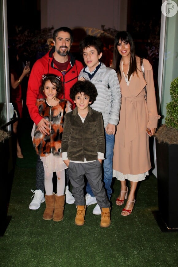 Casado com Suzana Gullo há 12 anos, Marcos Mion é pai de Romeu, de 12 anos, Donatella, de 9, e Stefano, de 7