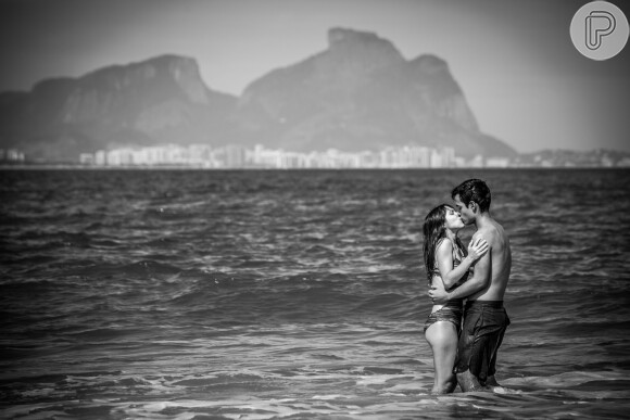 Na novela 'Malhação', Benê (Daphne Bozaski) e Guto (Bruno Gadiol) namorarão no Rio de Janeiro