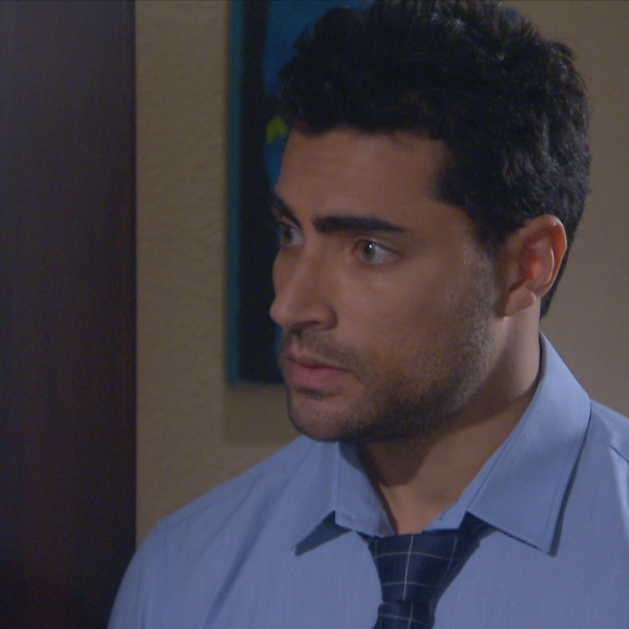 Gustavo (Carlo Porto) vai até a casa de Cecília (Bia Arantes) para que os dois tenham uma conversa sobre o fim do namoro, no capítulo que vai ao ar quarta-feira, dia 22 de novembro de 2017, na novela 'Carinha de Anjo'