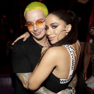 Anitta e J Balvin apresentam o hit 'Downtown' pela primeira vez