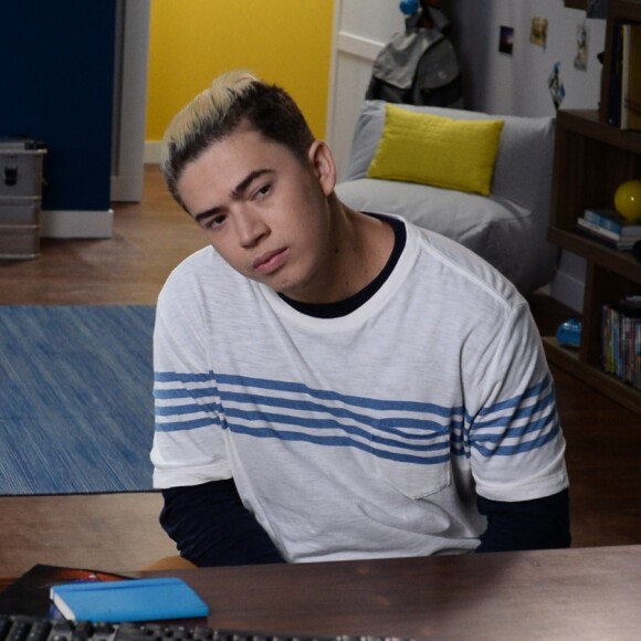 Whindersson Nunes, segundo informações da 'Folha de São Paulo' em 2016, cobra cerca de R$ 90 mil por cada apresentação de stand-up