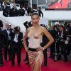 Adriana Lima veste Alexandre Vauthier no tapete vermelho do Festival de Cannes 2014 