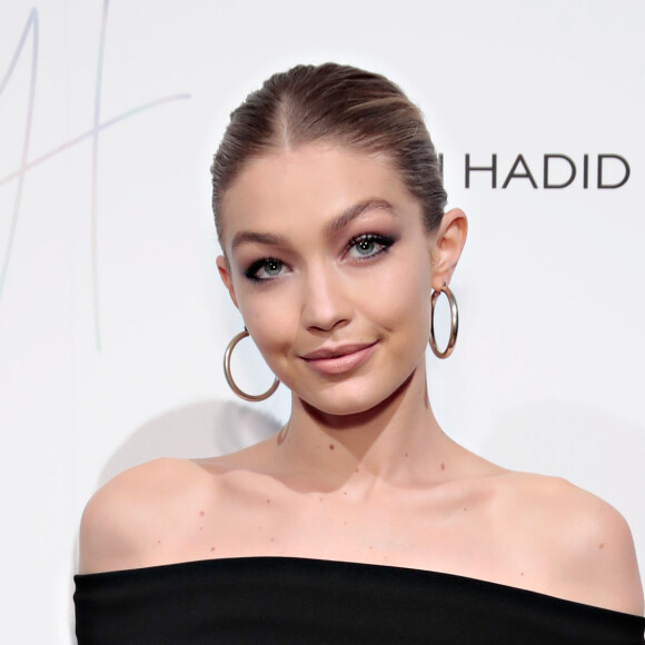 'Não posso esperar para me reunir com todos e ver o lindo show que eu sei que será, e já não posso aguardar o próximo ano!', concluiu Gigi Hadid