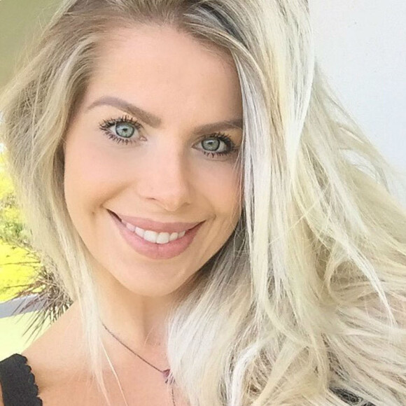 A atriz Karina Bacchi está namorado o ex-jogador Amaury Nunes