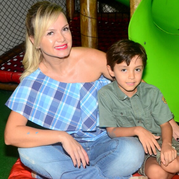 Além de Manuela, Eliana é mãe de Arthur, de 6 anos