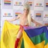 Aretuza Lovi marcou presença na Parada LGBTI em Copacabana, no Rio de Janeiro, na tarde deste domingo, 19 de novembro de 2017
