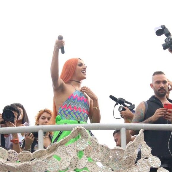 Em coro, a plateia cantou os sucessos de Pabllo Vittar na 22ª Parada do Orgulho LGBTI 