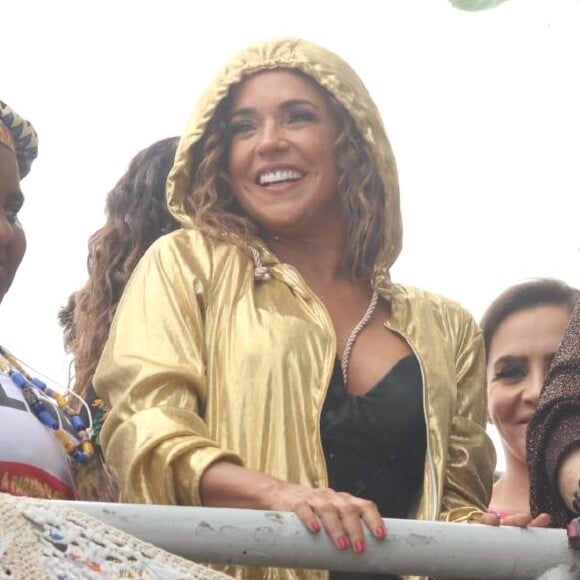 Daniela Mercury subiu no trio elétrico para se apresentar na Parada LGBTI em Copacabana, no Rio de Janeiro, na tarde deste domingo, 19 de novembro de 2017