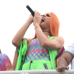 Pabllo Vittar soltou a voz com seus grandes sucessos na Parada LGBTI em Copacabana, no Rio de Janeiro, na tarde deste domingo, 19 de novembro de 2017