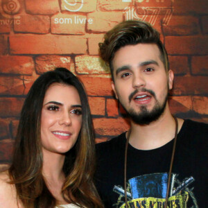 Jade Magalhães prestigiou Luan Santana na Maratona da Alegria Villa Mix neste domingo, 19 de novembro de 2017