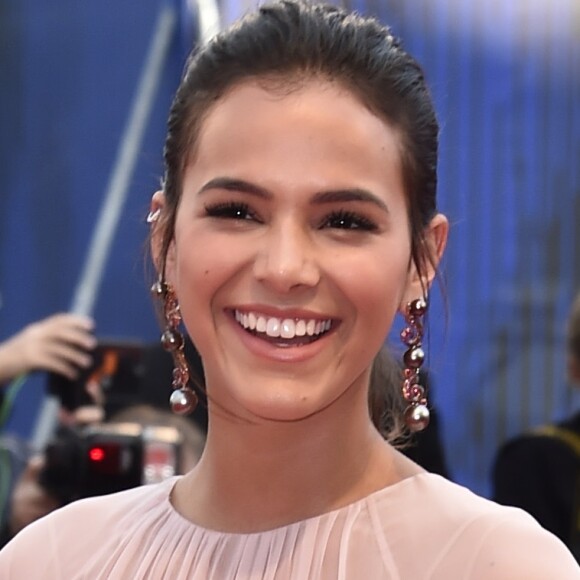 Bruna Marquezine vai passar a virada do ano em Fernando de Noronha