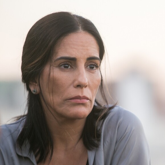 Duda (Gloria Pires) procura Leandra (Mayana Neiva) para comprar parte do bordel assim que se muda para Tocantins, na novela 'O Outro Lado do Paraíso': 'Pode não parecer, mas conheço bem esse ramo'