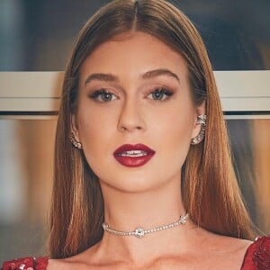 Marina Ruy Barbosa completou a produção com joias Andrea Conti