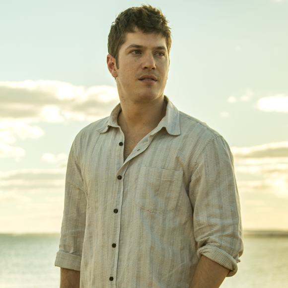 Caio Paduan já se relacionou com uma jovem negra no passado e afirmou não entender o distinção que as pessoas fazem sem notar o racismo: 'Já (namorei) bem novinho'