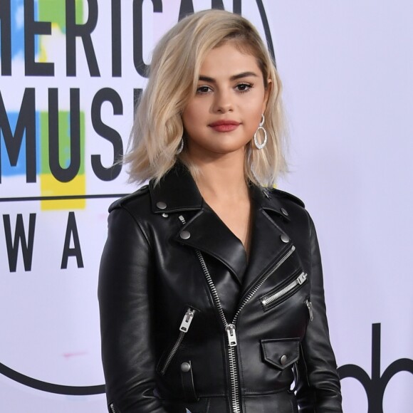 'Gratidão. Uma de minhas melhores amigas me deu o rim dela e foi o presente de uma vida', disse Selena Gomez