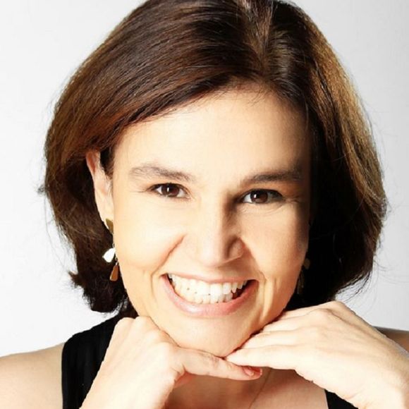 Claudia Rodrigues está internada desde a última quinta-feira, 16 de novembro de 2017, após sofrer surto de esclerose múltipla. 'Não tem previsão de alta', afirmou sua empresária ao Purepeople