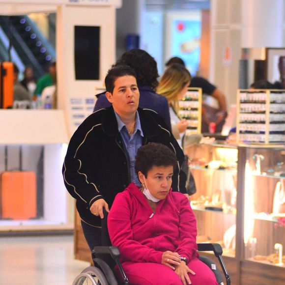 Claudia Rodrigues teve pé quebrado durante tentativa de assalto em Curitiba, no ano passado