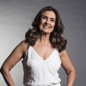 Fátima Bernardes se divertiu com comentário de convidada que lançou canal na web com dicas para mulheres que terminam casamento, no 'Encontro' desta quarta-feira, 22 de novembro de 2017