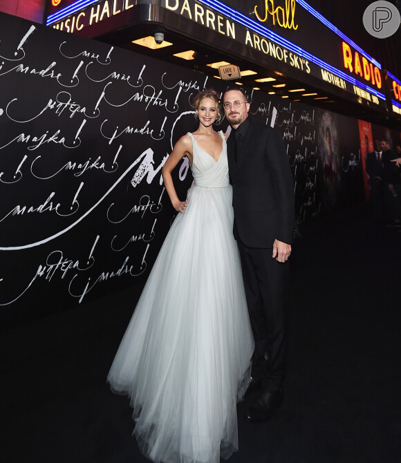 Jennifer Lawrence e o diretor Darren Aronofsky terminaram o namoro de 1 ano e 2 meses