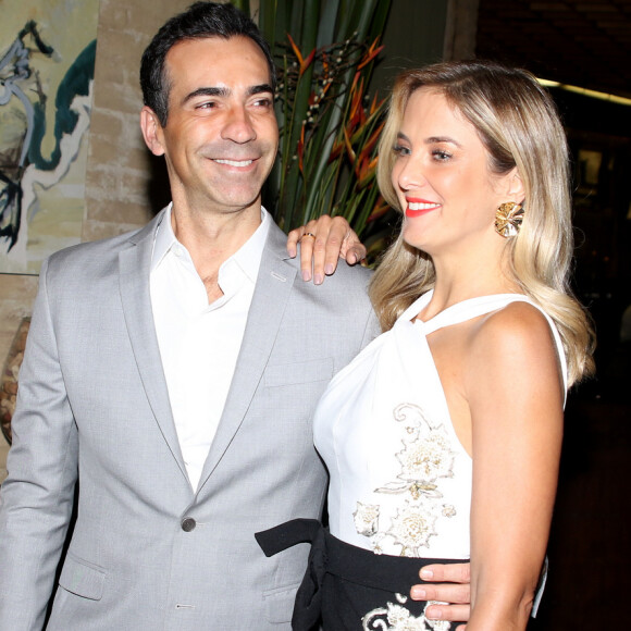 Ticiane Pinheiro e Cesar Tralli vão de casar no hotel Vila Inglesa, um dos mais tradicionais e caros de Campos do Jordão, região Serrana de São Paulo, no dia 2 de dezembro de 2017
