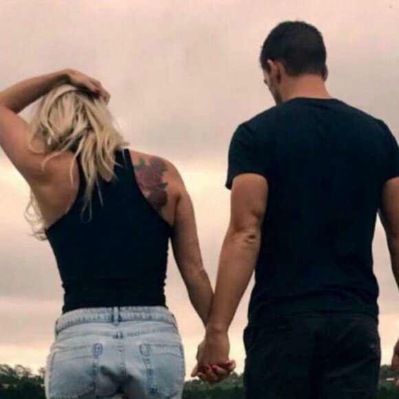 Karina Bacchi assumiu namoro com o ex-jogador e empresário Amaury Nunes