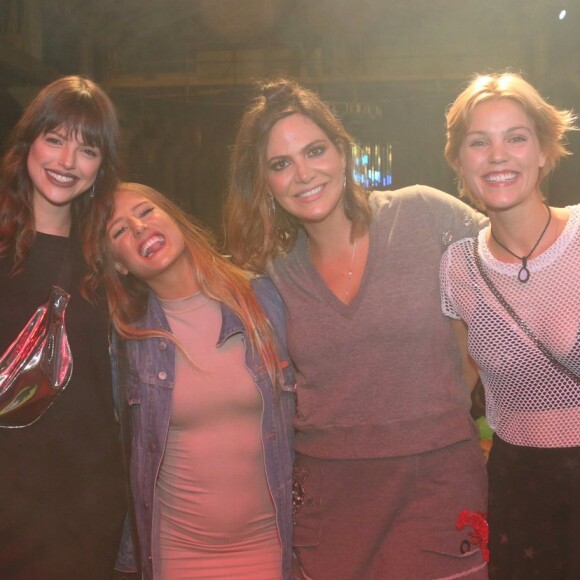 Agatha Moreira se encontrou com Bruna Griphão, Carol Sampaio e Pâmela Tomé no 'Baile da Favorita'