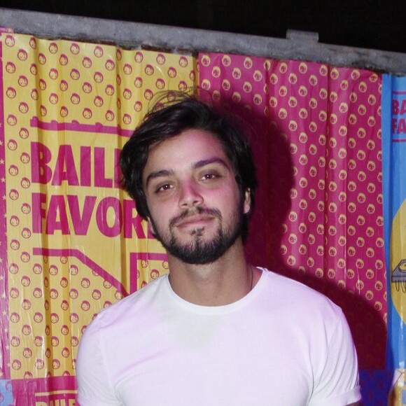 Rodrigo Simas foi ao show 'Baile da Favorita', no Armazém da Utopia, na Zona Portuária do Rio de Janeiro, na noite desta sexta-feira, 24 de novembro de 2017