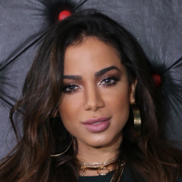 Recém-casada, Anitta cogita interromper a carreira. 'Parar de ser cantora para ser mãe', afirma para a revista 'TOP Magazine', de acordo com o colunista Ancelmo Gois, do jornal 'O Globo', neste sábado, 25 de novembro de 2017