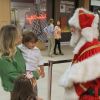 Filho caçula de Fernanda Rodrigues, Bento, de 1 ano visitou o Papai Noel e esbanjou fofura frente a frente com o Bom Velhinho