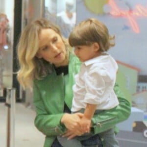 Luisa, de 7 anos, filha de Fernanda Rodriues, fez seus pedidos para o Papai Noel