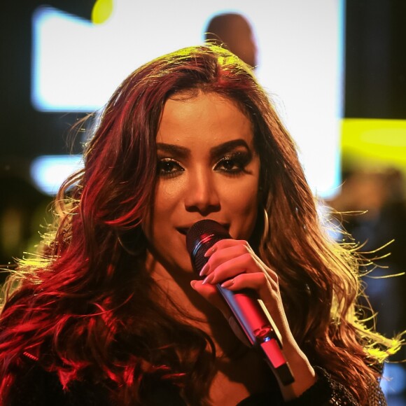 Anitta é a artista brasileira mais seguida no Instagram