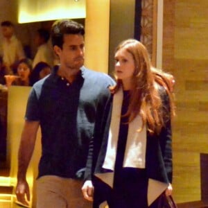 Marina Ruy Barbosa e o marido, Xandinho Negrão, foram fotografados ao saírem de restaurante japonês na noite deste sábado, 25 de novembro de 2017