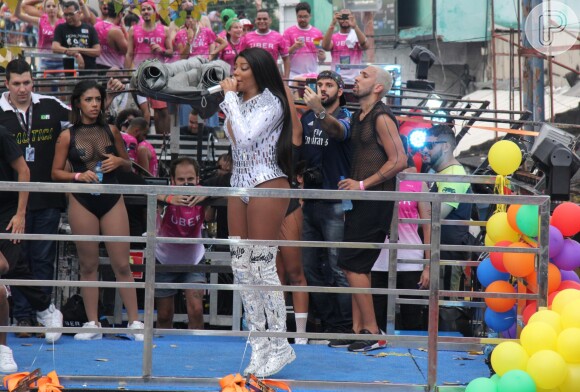 Ludmilla se apresentou na 17ª Parada do Orgulho LGBT em Madureira, Zona Norte do Rio de Janeiro