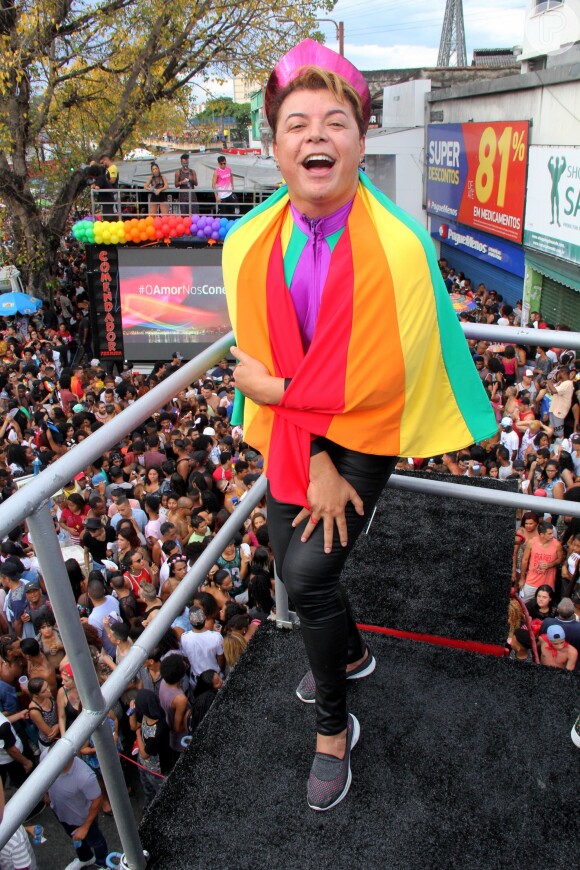 O promoter David Brazil esteve na 17ª Parada do Orgulho LGBT, no domingo, 26 de novembro de 2017, em Madureira, Zona Norte do Rio