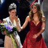 Demi-Leigh Nel-Peters foi coroada Miss Universo no último domingo (26)