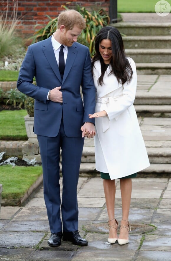 Meghan Markle disse que Príncipe Harry se ajoelhou para fazer o pedido de casamento