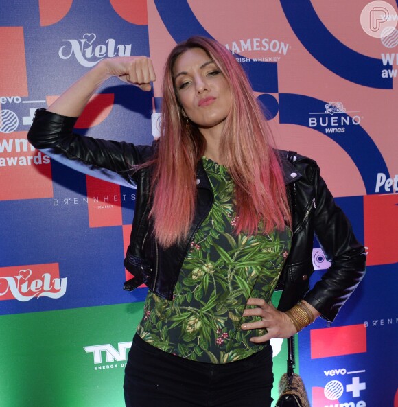 MariMoon exibiu o cabelo rosa na premiação Women's Music Event