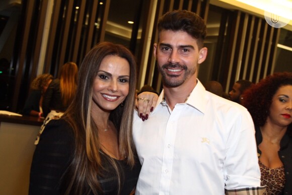 Viviane Araujo estava solteira desde agosto, quando terminou seu noivado com o jogador Radamés