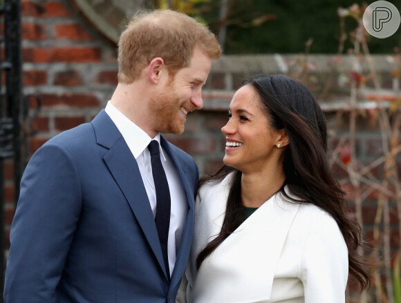 'Estamos todos muito animados, encantados por ambos', afirmou Príncipe William sobre o noivado de Harry e Meghan