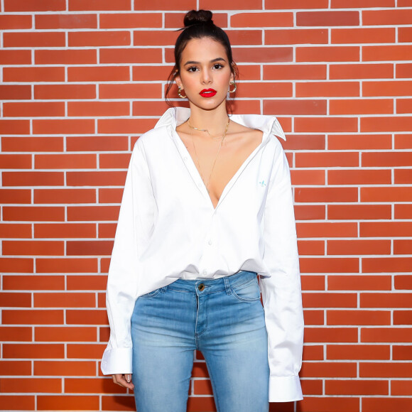 Famosos prestigiam evento de lançamento da coleção alto verão 2018 da marca de roupas Dudalina