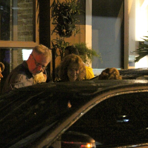Patricia Pillar e o namorado, o diretor-geral da TV Globo, Carlos Henrique Schroder. Casal foi flagrado deixando de mãos dadas restaurante do Leblon, Zona Sul do Rio de Janeiro, na noite desta quinta-feira, 30 de novembro de 2017