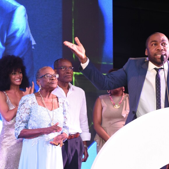 Lázaro Ramos discursou ao ganhar o prêmio de literatura no prêmio Men Of The Year