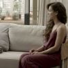 Clara (Bianca Bin) recebe Sophia (Marieta Severo) em sua casa, que afirma precisar falar sobre Tomaz (Vitor Figueiredo), na novela 'O Outro Lado do Paraíso'