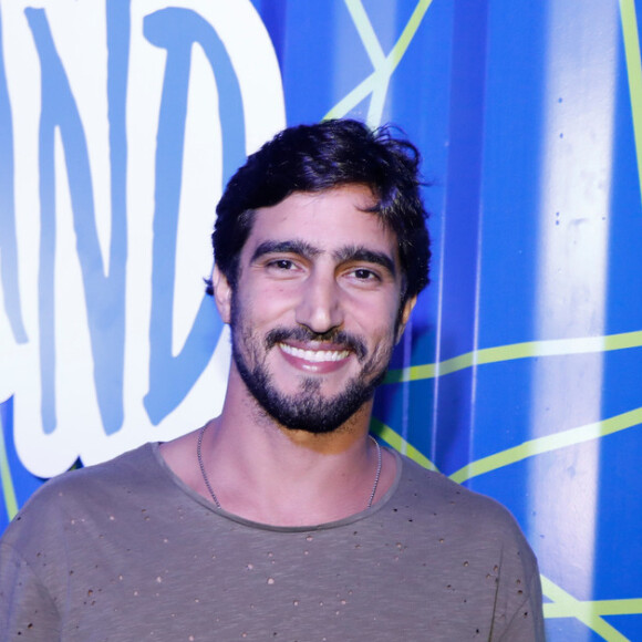 Renato Goés já conheceu a família da namorada, Thaila Ayala