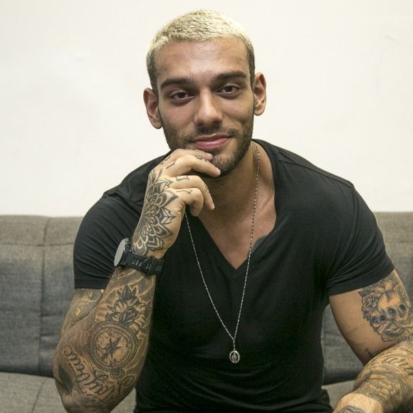 Lucas Lucco recebeu comentários das fãs após comentar na foto de Sasha